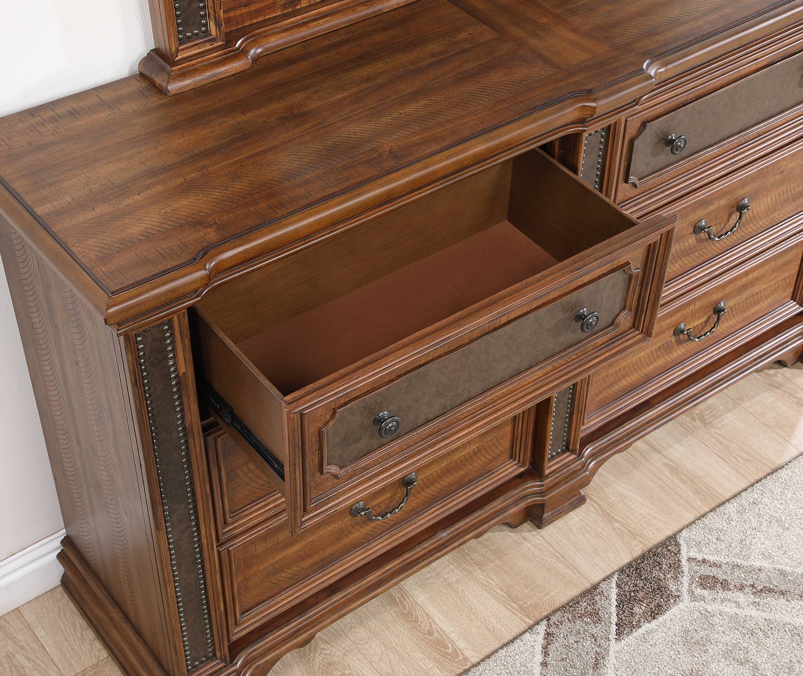 Brown Chest - view 8