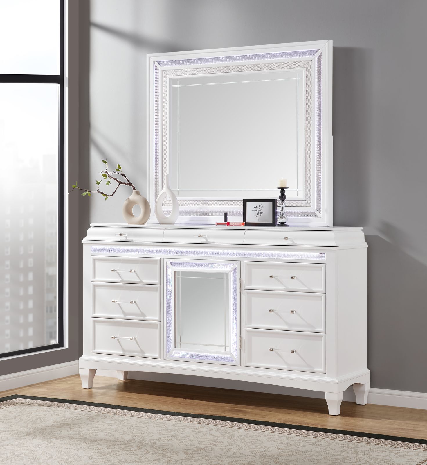 White Led Chest - view 9