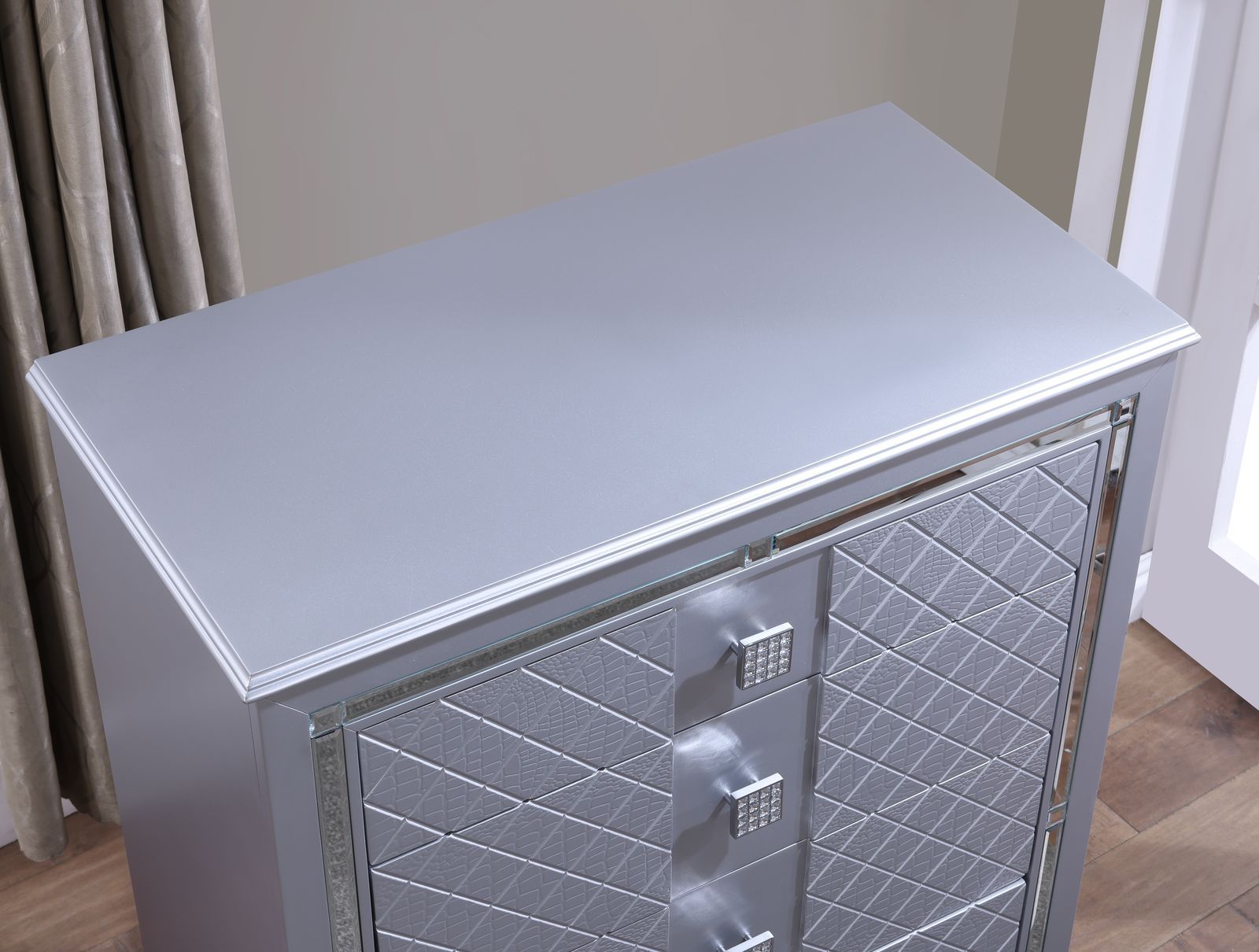 Silver Chest - view 5