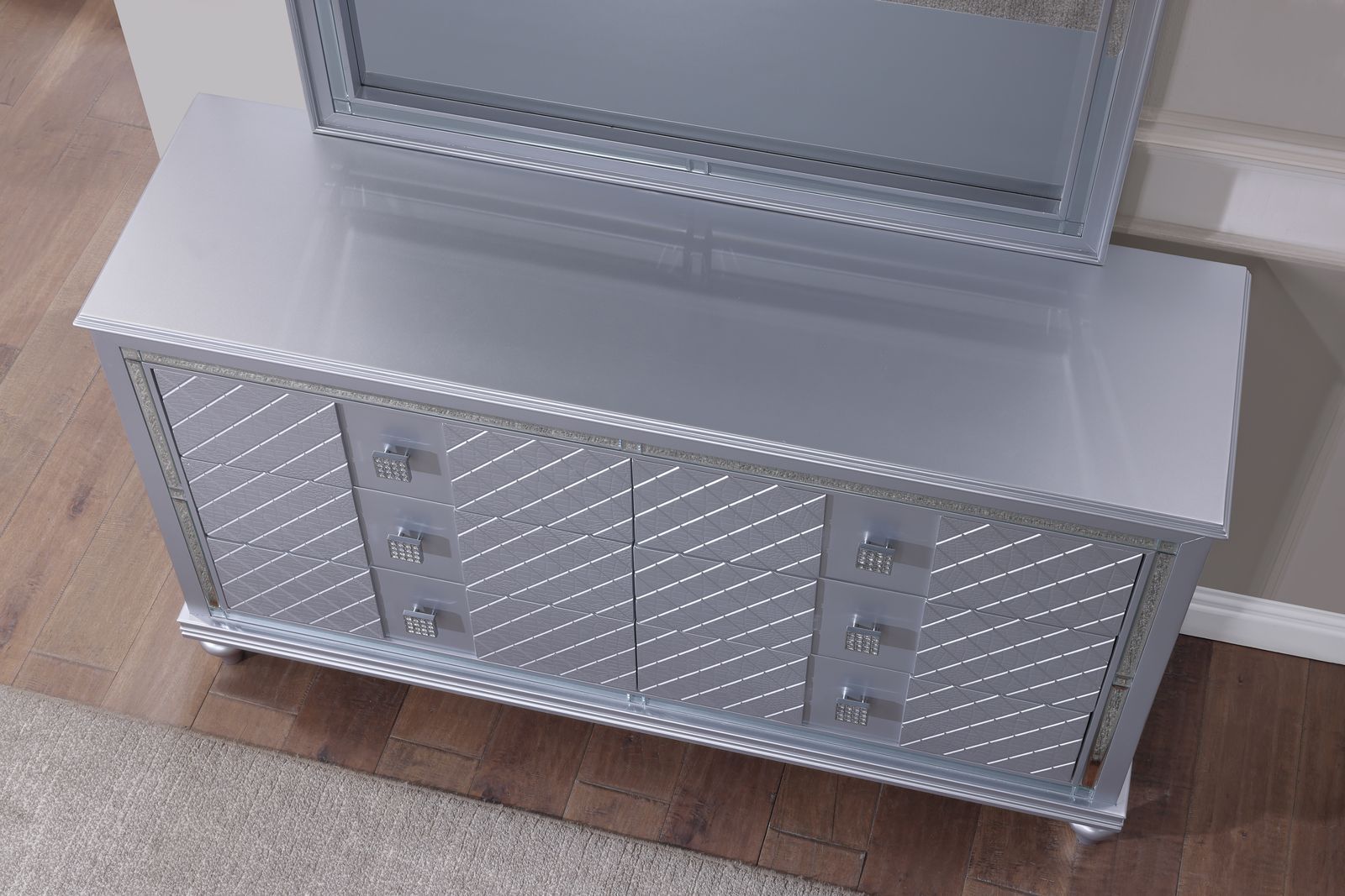 Silver Chest - view 7