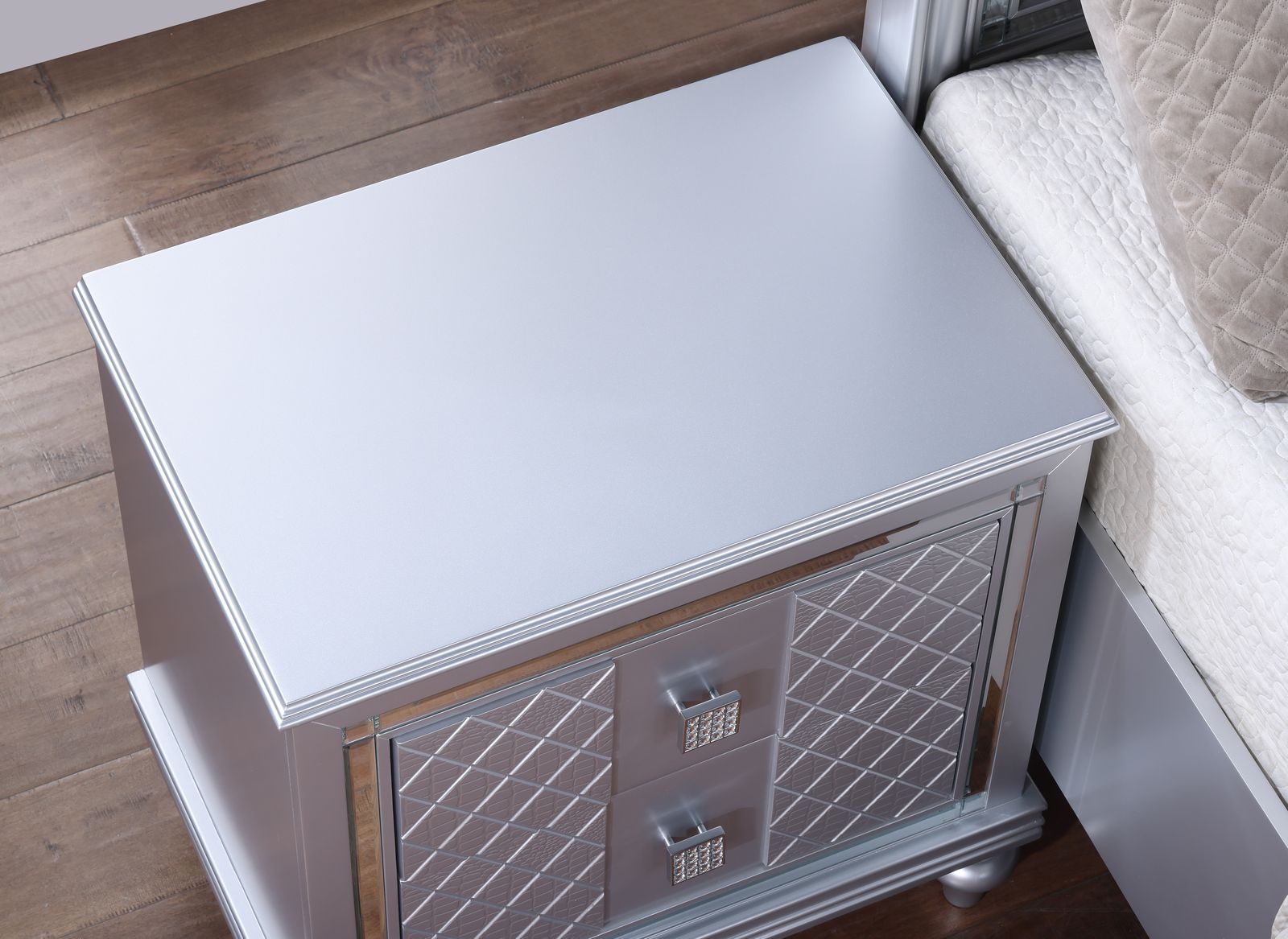 Silver Chest - view 4
