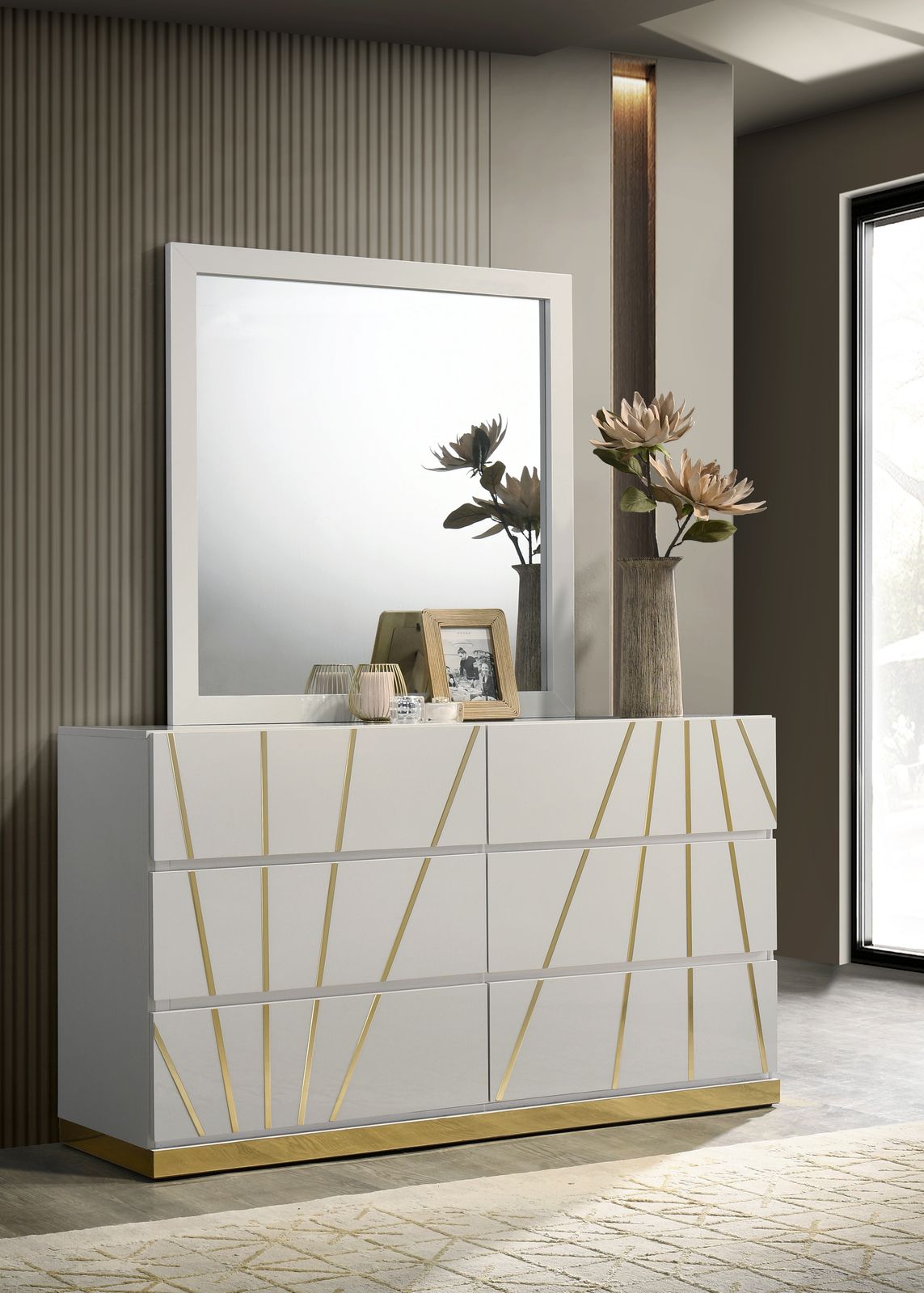 White Mirror - view 4